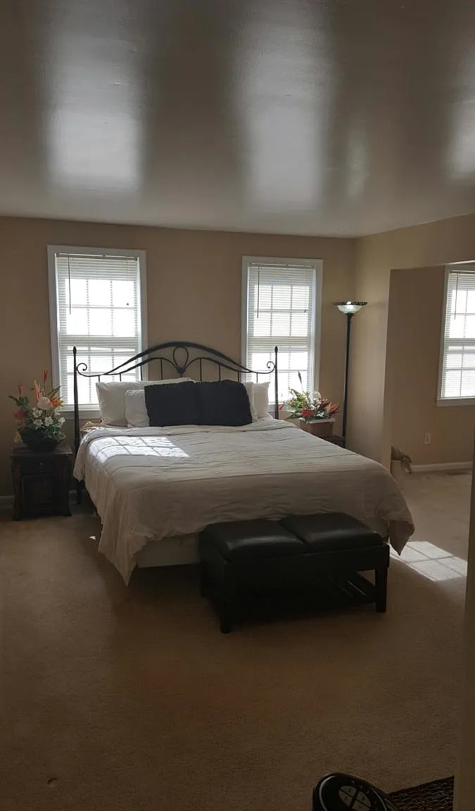 3 bed, 3.5 bath, 2375 sqft, $3,200 — Photo 4