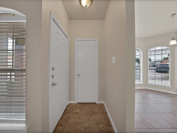 4th image of 432 Lake Highland Dr