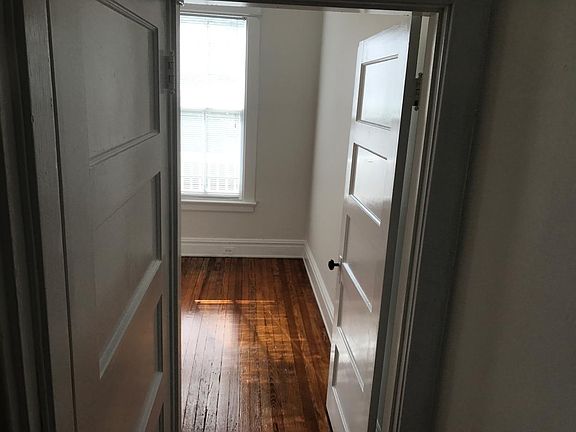 5th image of 2303 Grove Ave #C