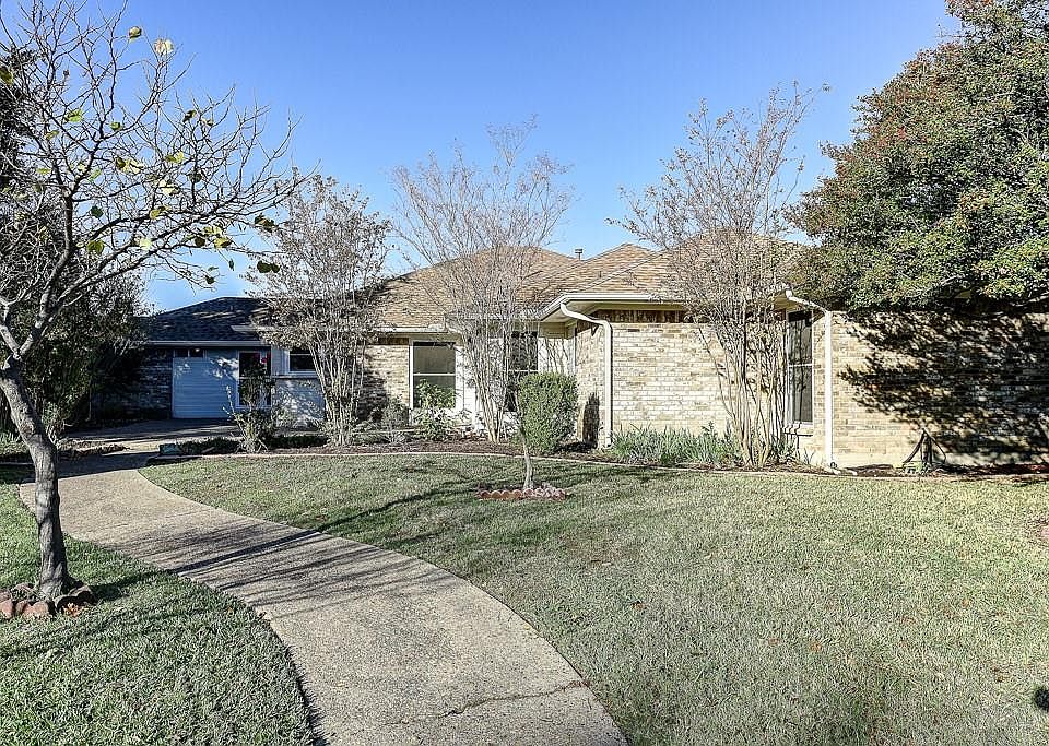 1st image of 3425 Sheffield Cir