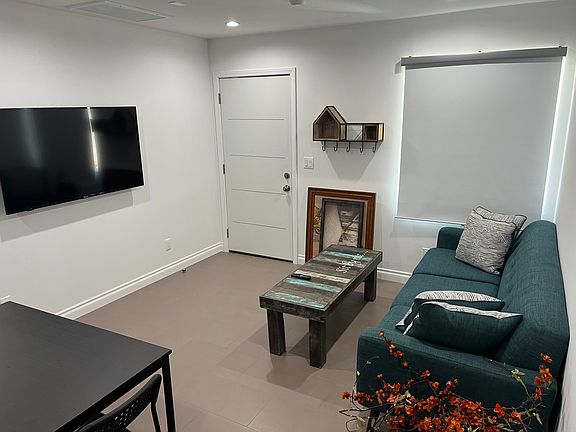 4th image of 23038 Runnymede St #1