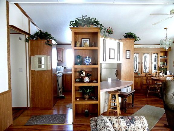 5th image of 164 Jacalyn Ct