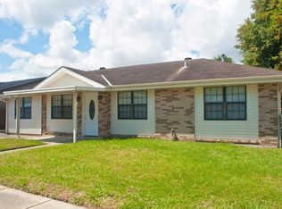 16 Provencial Ct, Violet, LA 70092