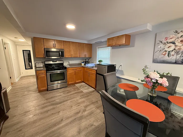 300 Mountain Ave #1 — Photo 2