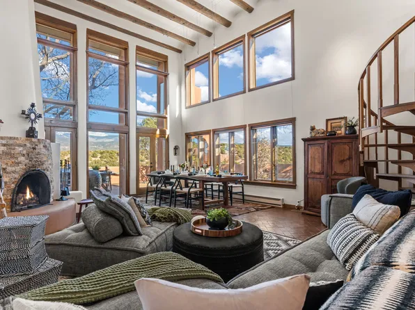 26 Avenida De La Scala, Santa Fe, NM 87506