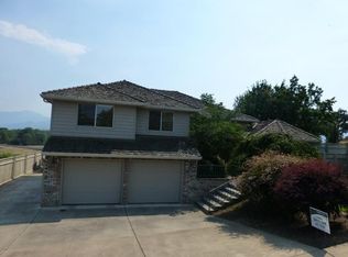 2710 Donnalee Dr, Medford, OR