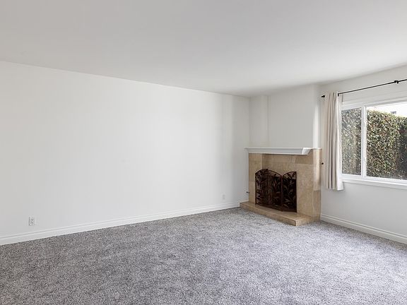 5th image of 2475 Napoli Way
