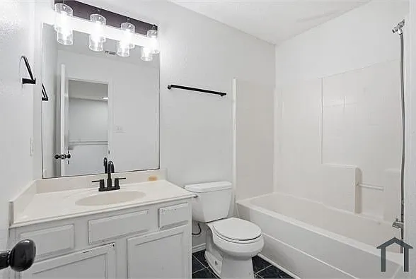5812 Giddyup Ln — Photo 17
