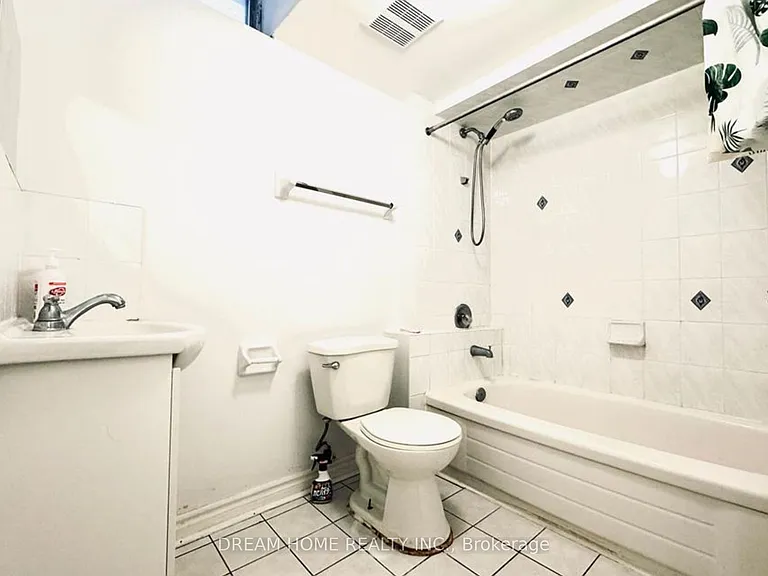 23 Wiltshire Dr — Photo 17