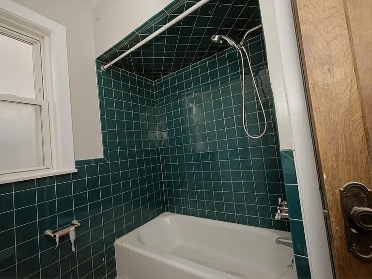 5742 N Rockwell St #2 — Photo 14