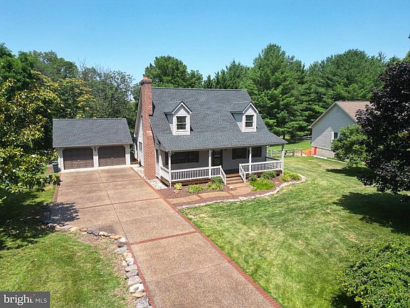 3rd image of 3175 Lanier Ln