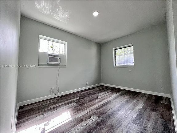 4th image of 2901 NW 18th St APT 1-26