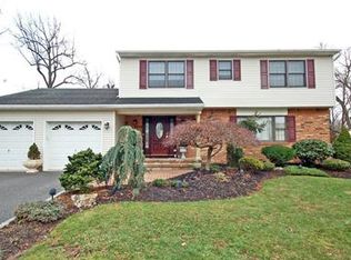 2 Anna Ln, Edison, NJ 08820