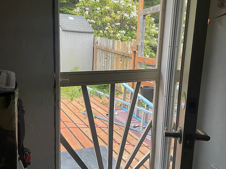 NE Sunset St — Photo 9