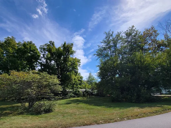 1026 W Bridge St, Brownstown, IN 47220