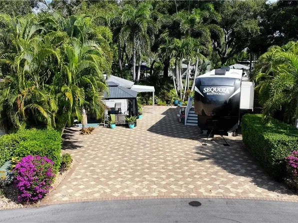 5651 Maplewood CT, FORT MYERS, FL 33905