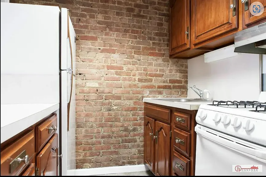 219 East 81st Street — Photo 2