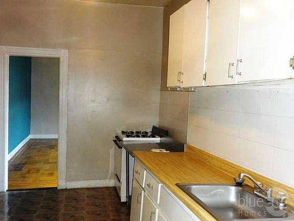 5th image of 247 Suydam St APT 2F