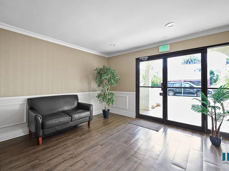 Lobby Entrance of Mayfield Wilshire