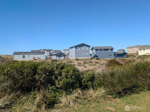 1407 Ocean Crest Avenue SW, Ocean Shores, WA 98569