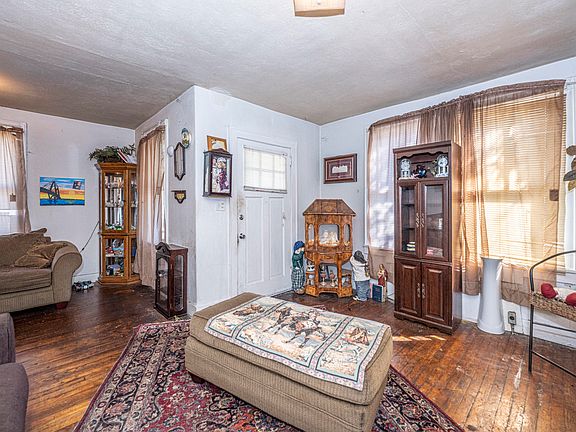 3rd image of 2336 Kent Ave