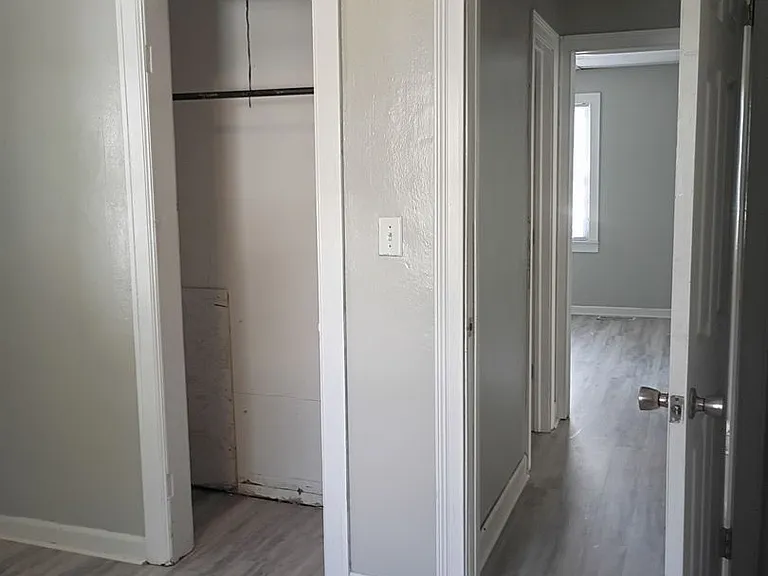 2815 & 2815 1/2 S Pershing Dr (Wynn Funds LLC) — Photo 18