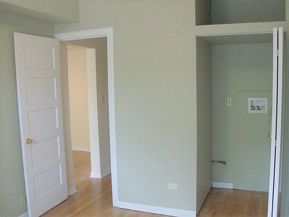 4th image of 6625 N Lakewood Ave #2D