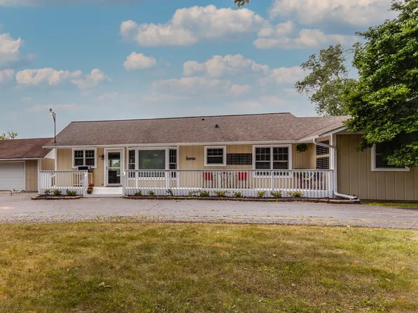 205 Monaville Rd, Lake Villa, IL 60046
