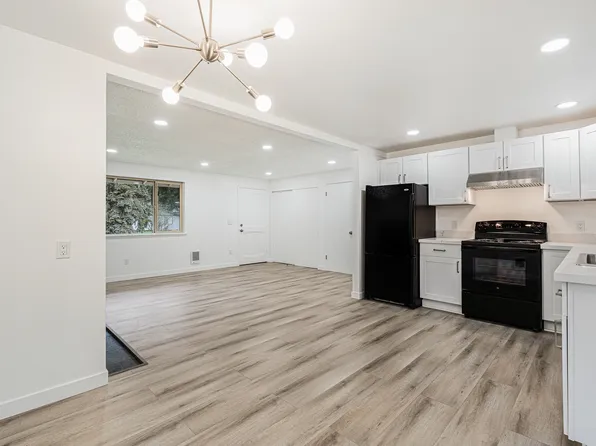 9408 Columbine Cir W, University Place, WA 98467