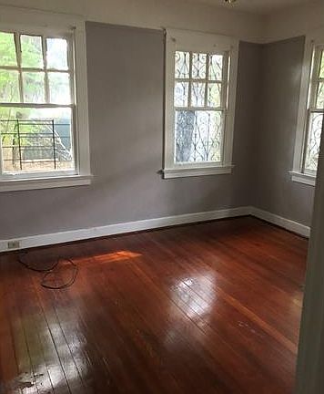 3rd image of 2222 Monterey St