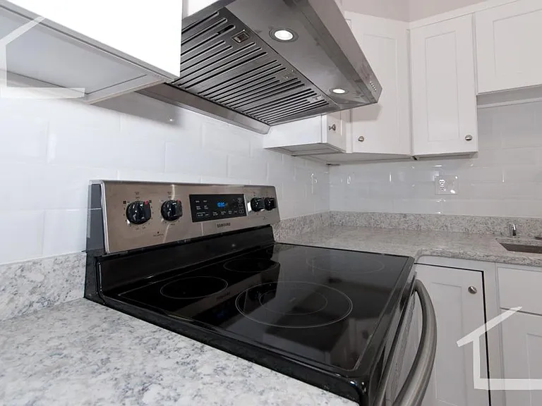 20 Hammond Pond Pkwy #307B — Photo 28
