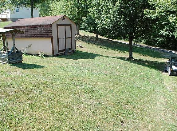 4th image of 405 Hill Crest Drive