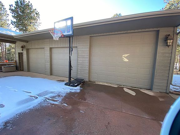 Add’l 1400sqft garage/wrkshp