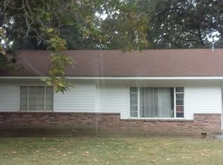 1069 Claiborne Ave, Jackson, MS 39209