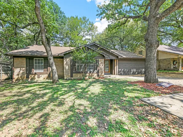 2201 Dartmouth Dr, Arlington, TX 76015