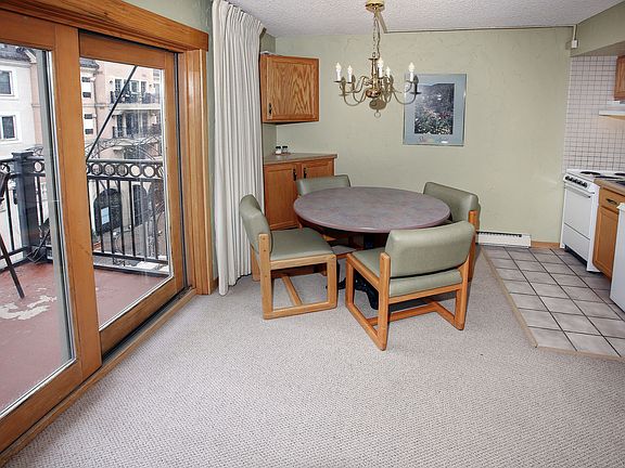 4th image of 555 E Lionshead Cir #413
