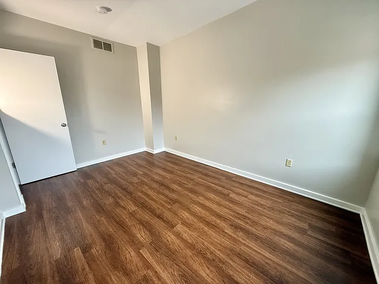 4th street apartments - Midland - 22 — Photo 10