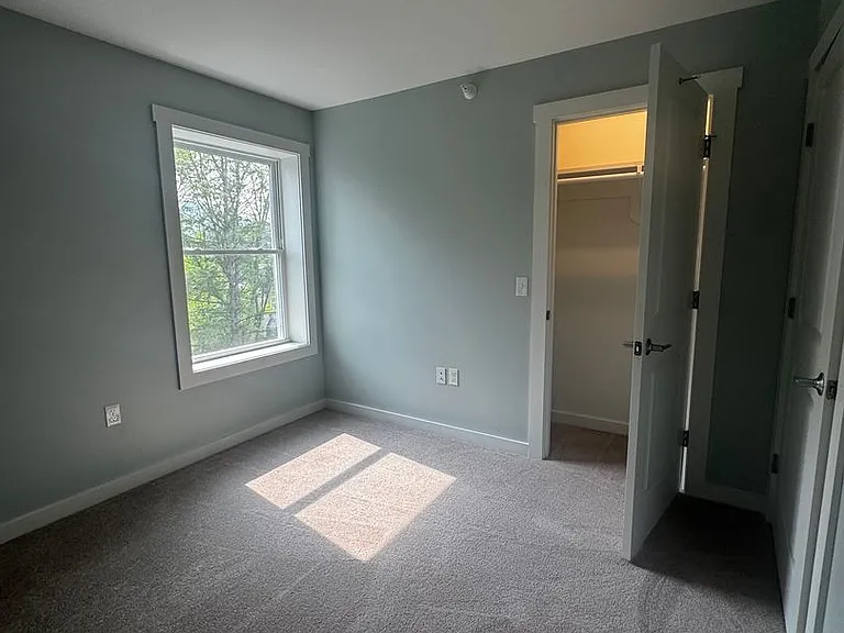 4 Gordon Ln — Photo 25