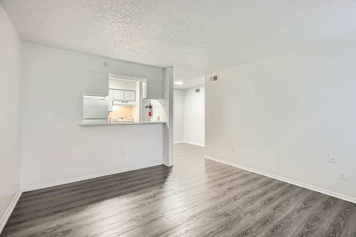 3700 S Tyler St 102 - Web Quality - 002 - 03 Living Room