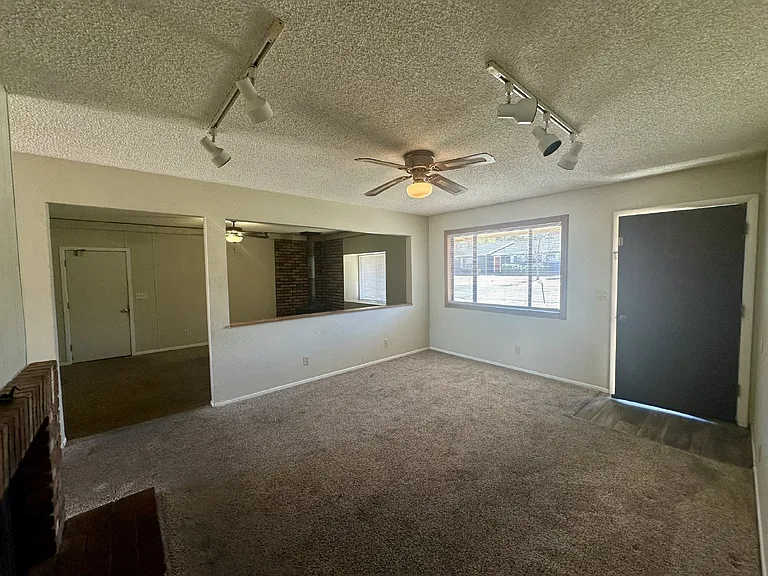 366 W Tamarack Ln — Photo 8