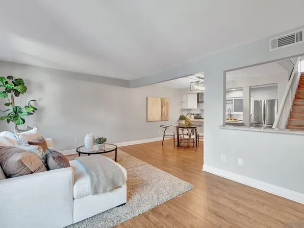 623 Whitney Way #141, Costa Mesa, CA 92626