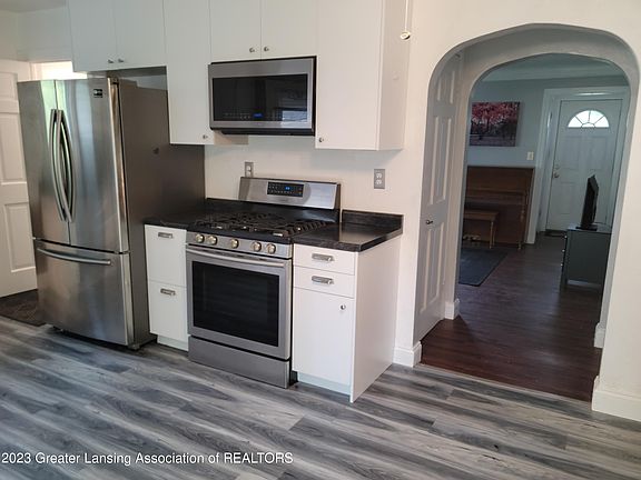 4th image of 6120 S Washington Ave