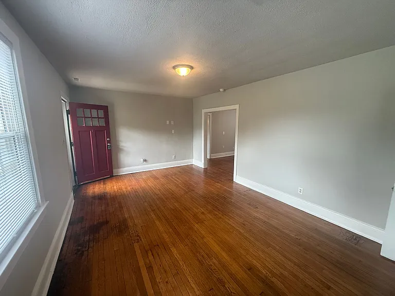 1840 Powell Rd — Photo 11