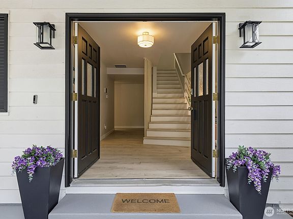 4th image of 8410 Zircon Drive SW