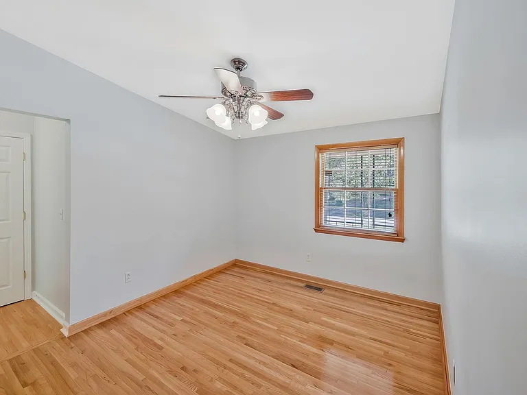 4857 Torbay Dr — Photo 29