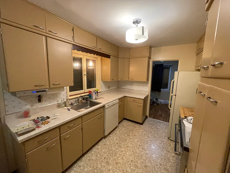 Whitehills Dr — Photo 18