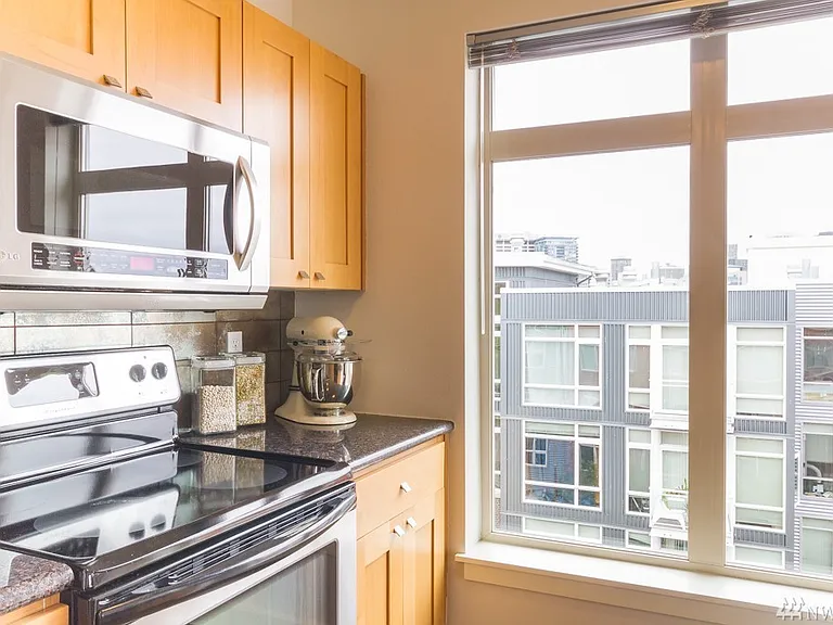 1610 Belmont Ave #605 — Photo 15