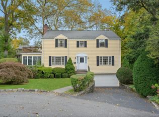 11 Beverly Place, Larchmont, NY