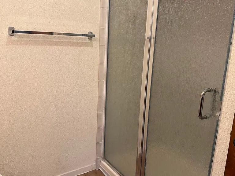 325 E Lancaster Dr — Photo 19