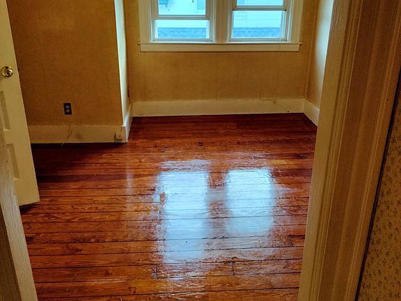 3rd image of 52 Wilmont St #3